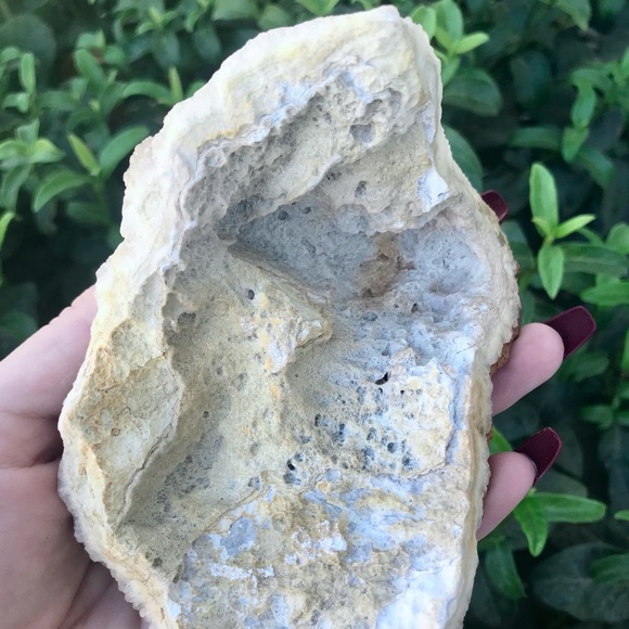 Druzy Quartz w/ Rust Formation!🧡 - Picture 3 of 5